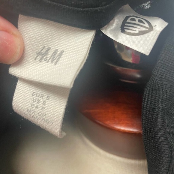 Friends T-Shirt Size Small tee Logo WB - Picture 2 of 2